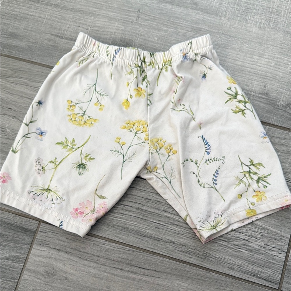 Dot dot smile kick shorts